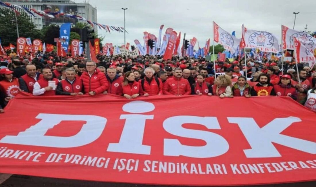 İzmir’de 10 DİSK yöneticisi, Ekrem İmamoğlu’nun tutuklanmasını protesto ettikleri gerekçesiyle