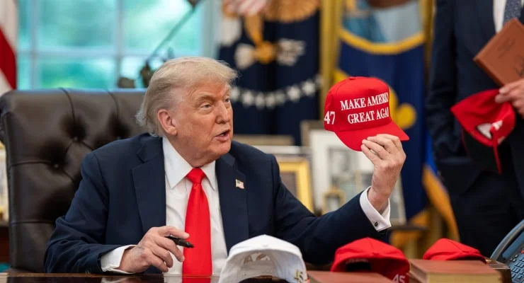 ABD Başkanı Donald Trump, İran’ın Katar’daki El-Udeyd Hava Üssü’ne yaptığı