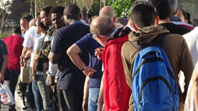 Büyükşehir Belediyesi ile Genel-İş Sendikası arasında süren anlaşmazlık nedeniyle toplu