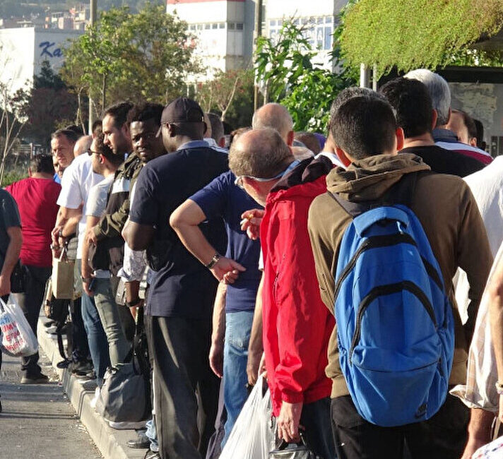 Büyükşehir Belediyesi ile Genel-İş Sendikası arasında süren anlaşmazlık nedeniyle toplu