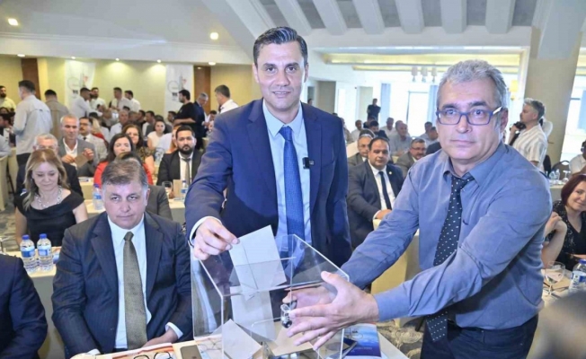 Hayatını kaybeden Ferdi Zeyrek'in yerine Denizli Büyükşehir Belediye Başkanı Çavuşoğlu