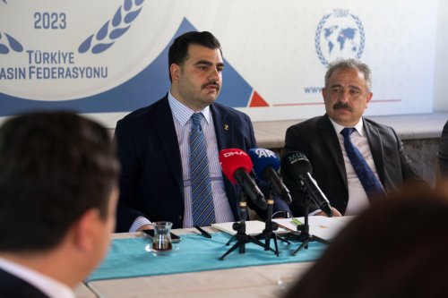 AK Parti Genel Sekreteri Eyyüp Kadir İnan, Türkiye'nin demokratikleşme sürecinde