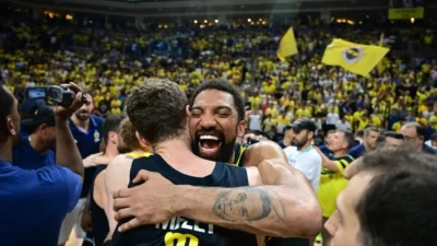 Basketbol Süper Ligi'nin play-off final serisinin beşinci maçında Fenerbahçe Beko,