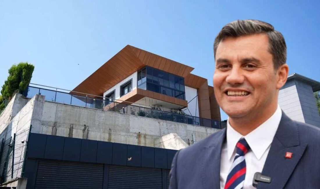 Evinin havuzundaki elektrik arızasını kontrol ederken üç dakika boyunca akıma