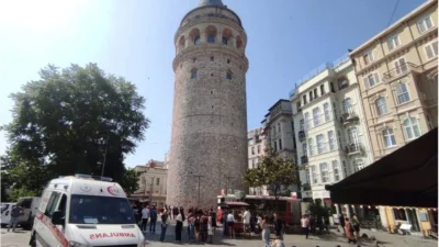 İstanbul Beyoğlu'nda tarihi Galata Kulesi'nden düşen 22 yaşındaki Naci G.