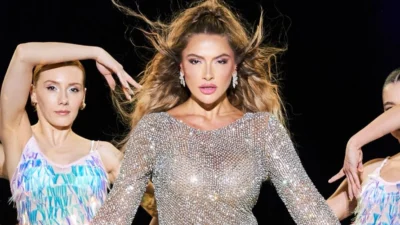 Popüler şarkıcı Hadise, bu akşam Antalya'da vereceği konser öncesi rahatsızlandığını