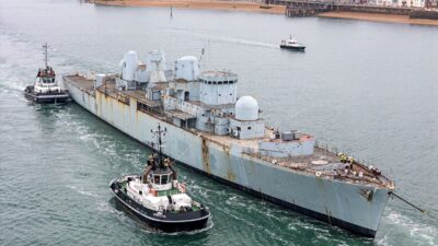 İngiltere Kraliyet Donanması'nın 62 yaşındaki emektar savaş gemisi HMS Bristol,