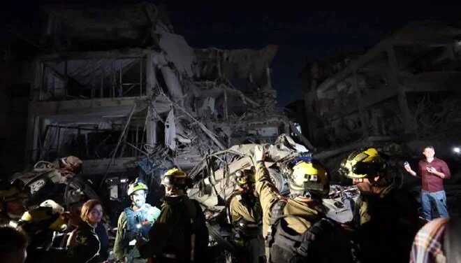 İran'ın misilleme olarak İsrail'e düzenlediği füze saldırılarında 3 kişinin hayatını
