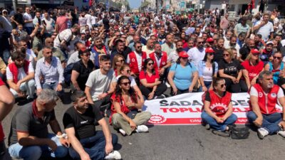 İzmir Büyükşehir Belediyesi'nde yaşanan deprem büyüyor. Başkan Cemil Tugay'ın bin