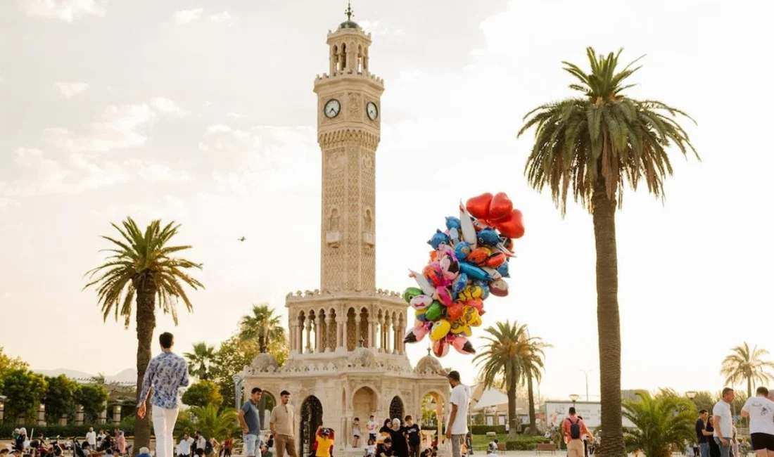 İzmir'de uzun süredir beklenen yaz havası nihayet etkisini göstermeye başladı.