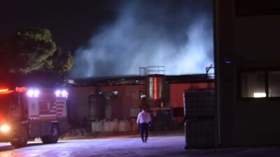 İzmir'in Kemalpaşa ilçesindeki sanayi bölgesinde bulunan bir kimya fabrikasında gece