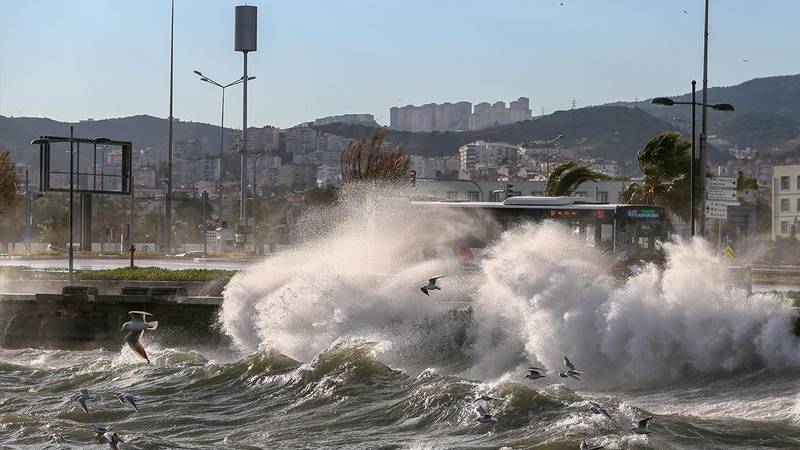 Saatte 70 kilometreye ulaşabilecek kuzey rüzgarları için uyarı yapan Meteoroloji,