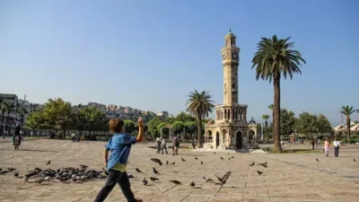 İzmir'de hava sıcaklıkları bu hafta artışa geçiyor. Meteoroloji Genel Müdürlüğü