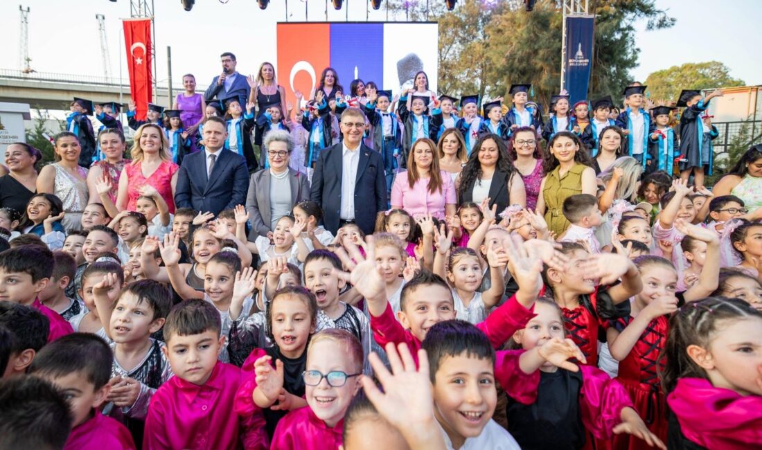 Başkan Tugay’dan Yuvamız İzmir müjdesi İzmir Büyükşehir Belediyesi Yuvamız İzmir Çocuk Etkinlik Merkezleri’nde mezuniyet sevinci
