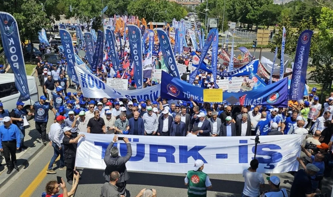 Kamuda 600 bin işçiyi ilgilendiren toplu sözleşme görüşmelerinde hükümetin sunduğu