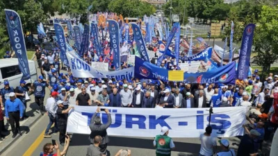 Kamuda 600 bin işçiyi ilgilendiren toplu sözleşme görüşmelerinde hükümetin sunduğu