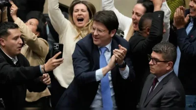 Kolombiya'da 2026 seçimlerinde cumhurbaşkanlığına aday olması beklenen Senatör Miguel Uribe