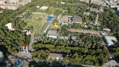 İzmir Büyükşehir Belediyesi, kentin simgesi Kültürpark'taki Kültür ve Turizm Bakanlığı'na