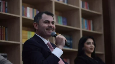 Çevre, Şehircilik ve İklim Değişikliği Bakanı Murat Kurum, deprem bölgesinde
