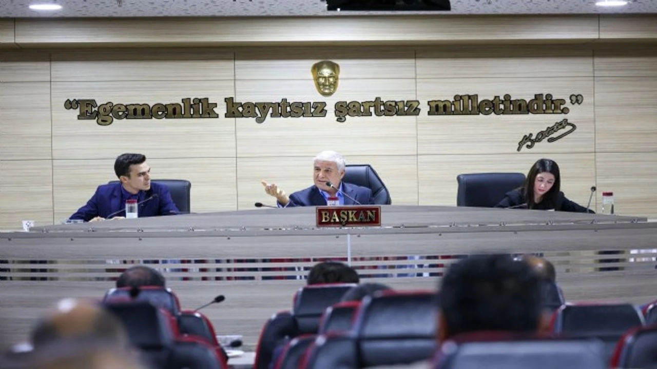 Menemen Belediye Meclisi, ilçenin ünlü çilek, incir ve uluslararası çömlek