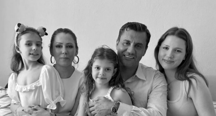 Manisa Büyükşehir Belediye Başkanı Ferdi Zeyrek’in kızı Nehir Zeyrek, babasının