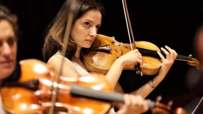 İzmir Büyükşehir Belediyesi çatısı altında faaliyete geçen İzmir Oda Orkestrası,