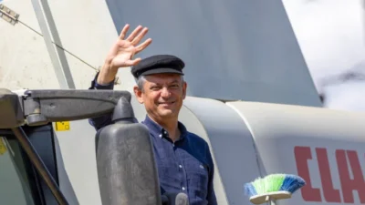 CHP Genel Başkanı Özgür Özel, iktidara geldiklerinde asgari ücrete üç