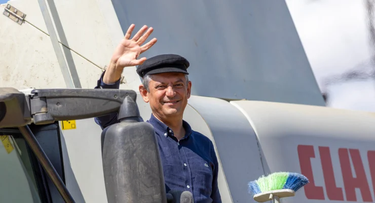 CHP Genel Başkanı Özgür Özel, iktidara geldiklerinde asgari ücrete üç