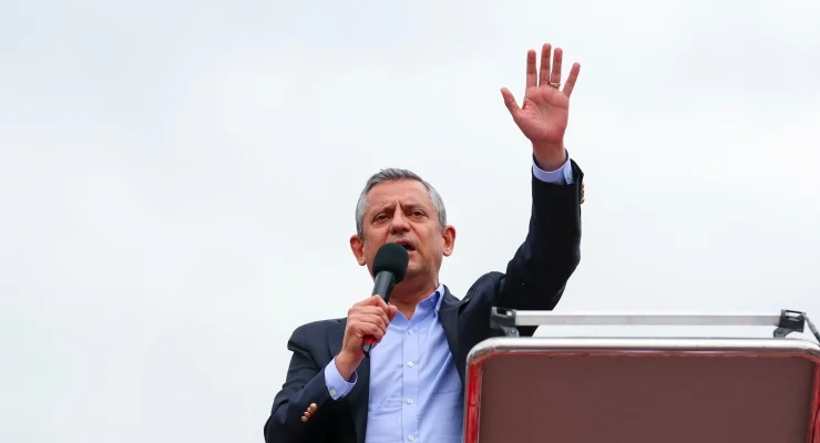 Hakkında soruşturma başlatılan CHP Genel Başkanı Özgür Özel, Başsavcı Gürlek'e