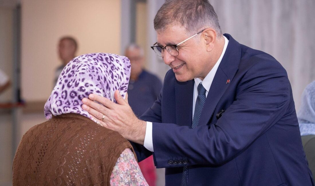 İzmir Büyükşehir Belediye Başkanı Dr. Cemil Tugay, İzmir Büyükşehir Belediyesi’ne