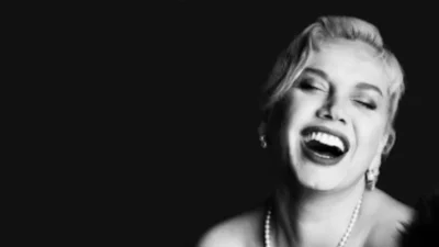 Türk pop müziğinin "Minik Serçe"si 16 eserden oluşan yeni çalışmasını