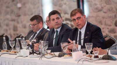 İzmir Büyükşehir Belediye Başkanı Dr. Cemil Tugay İzmir Ekonomik Kalkınma