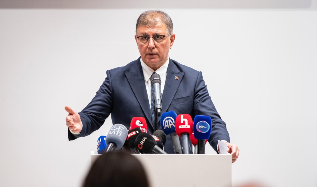 İzmir Büyükşehir Belediye Başkanı Dr. Cemil Tugay, personel politikası ve