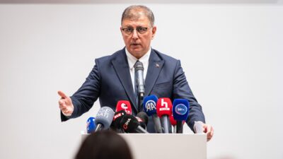 İzmir Büyükşehir Belediye Başkanı Dr. Cemil Tugay, personel politikası ve