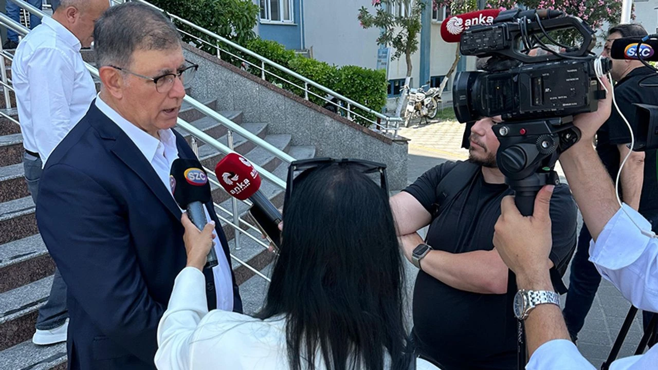 İzmir Büyükşehir Belediye Başkanı Dr. Cemil Tugay, elektrik çarpması sonucunda