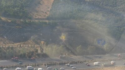 İzmir Çevre Yolu'nda tır yangını sonrası ormanda çıkan yangına 4