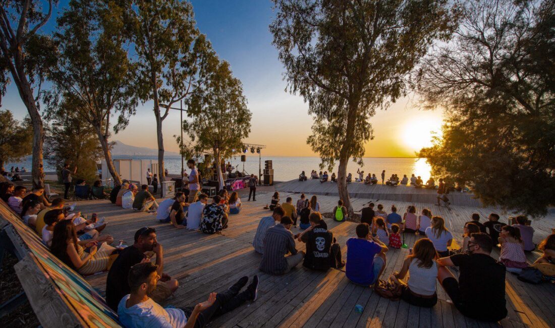 İzmir Büyükşehir Belediyesi’nin ücretsiz Gün Batımı konserleri ağustos ayında Bostanlı