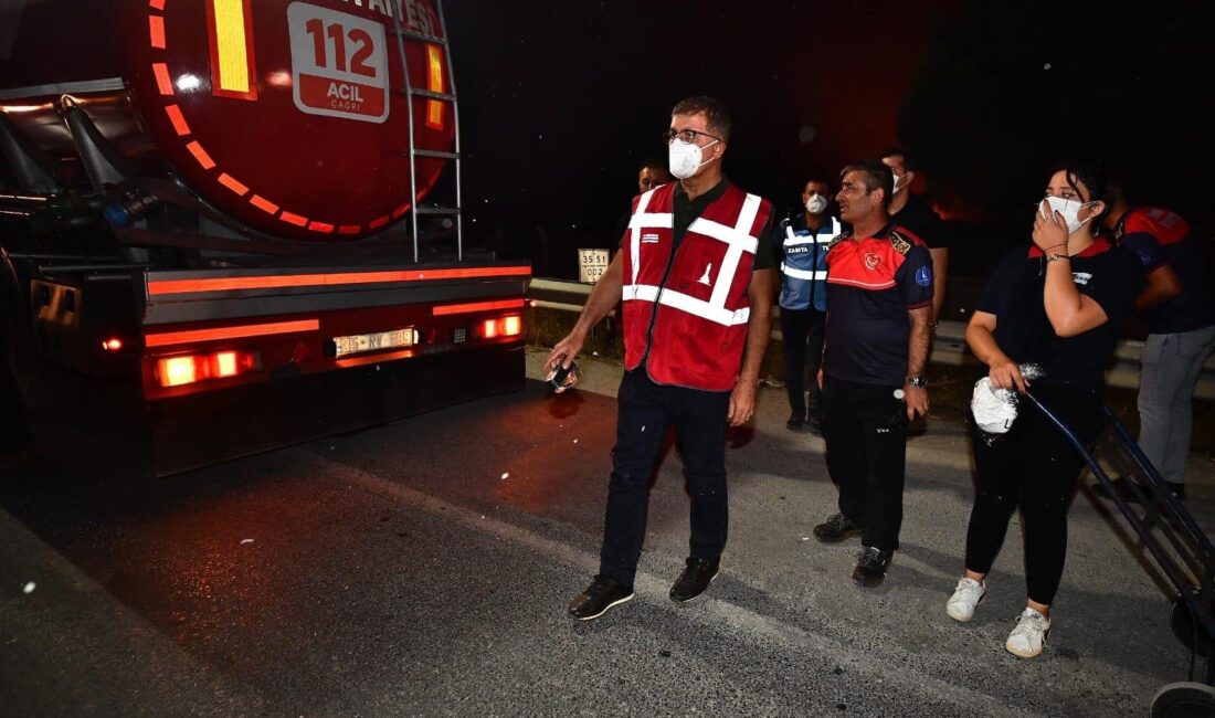 İzmir Büyükşehir Belediyesi İtfaiye Dairesi Başkanlığı ekipleri, günlerdir kentin dört
