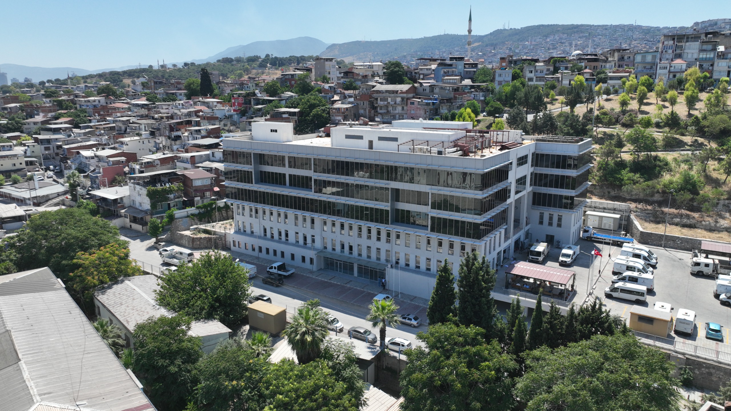 İzmir Büyükşehir Belediyesi, kentin uzun yıllar güvenle kullanacağı Konak’taki yeni