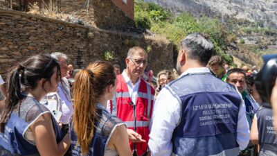 Ödemiş’in yanan köylerinde hasar tespiti için inceleme yapan İzmir Büyükşehir