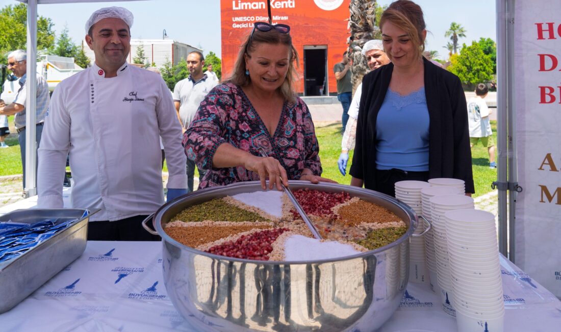 İzmir Büyükşehir Belediyesi, Muharrem ayı dolayısıyla kentin farklı noktalarında 10