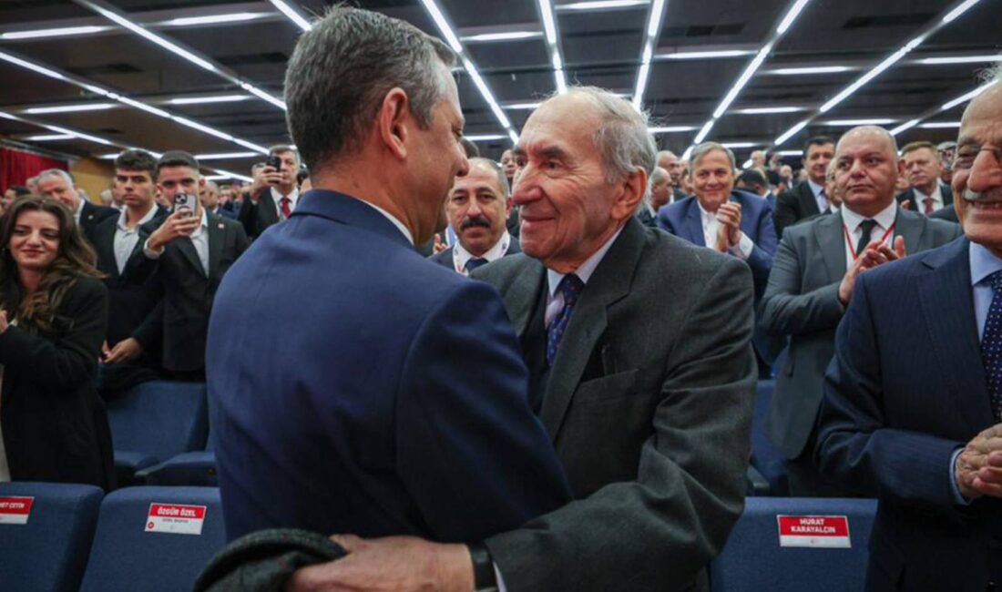 CHP lideri Özgür Özel, yaşamını yitiren eski genel başkan Altan