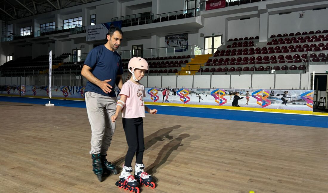 İzmir Büyükşehir Belediyesi, Bornova’daki Buz Sporları Salonu’nun zeminini dönüştürerek yaz