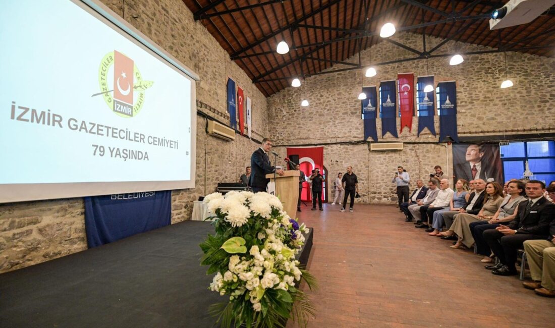 İzmir Büyükşehir Belediye Başkanı Dr. Cemil Tugay, basın özgürlüğünün demokrasinin