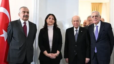 PKK’nin silah bırakma açıklamasının ardından DEM Parti heyeti, Meclis’te MHP