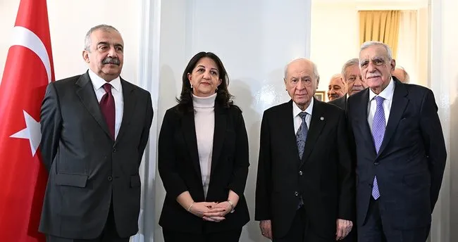 PKK’nin silah bırakma açıklamasının ardından DEM Parti heyeti, Meclis’te MHP