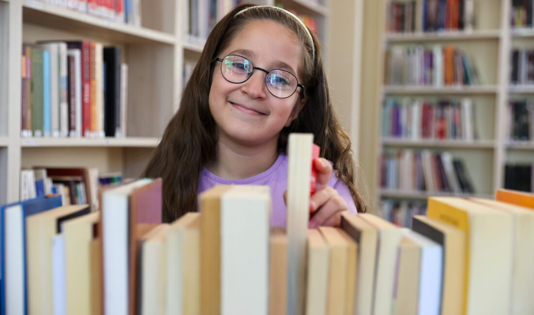 Buca Belediyesi Cumhuriyet Kütüphanesi, ileride doktor olmak isteyen Bucalı minik