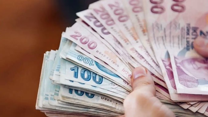 Emeklilere yapılan zam hayal kırıklığı yarattı. En düşük emekli maaşı
