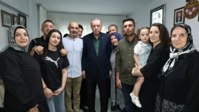 Erdoğan, darbe girişiminde üç yakınını kaybeden 99 yaşındaki Muzaffer Gülşen’in