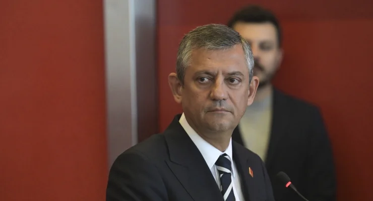 CHP Genel Başkanı Özgür Özel, Manavgat Belediyesi'ndeki yolsuzluk iddiaları ve